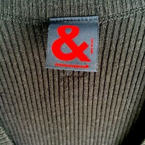 D & G Ribbed Sweater